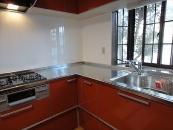 鮮やかな赤のキッチンでイメージチェンジ 鮮やかな赤のキッチンでイメージチェンジ